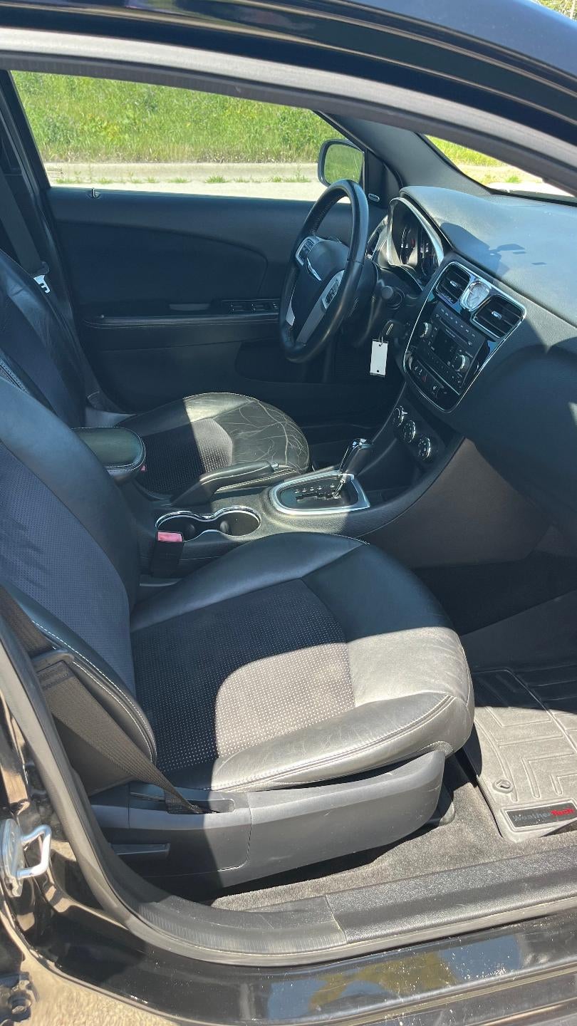 2013 Chrysler 200 Limited