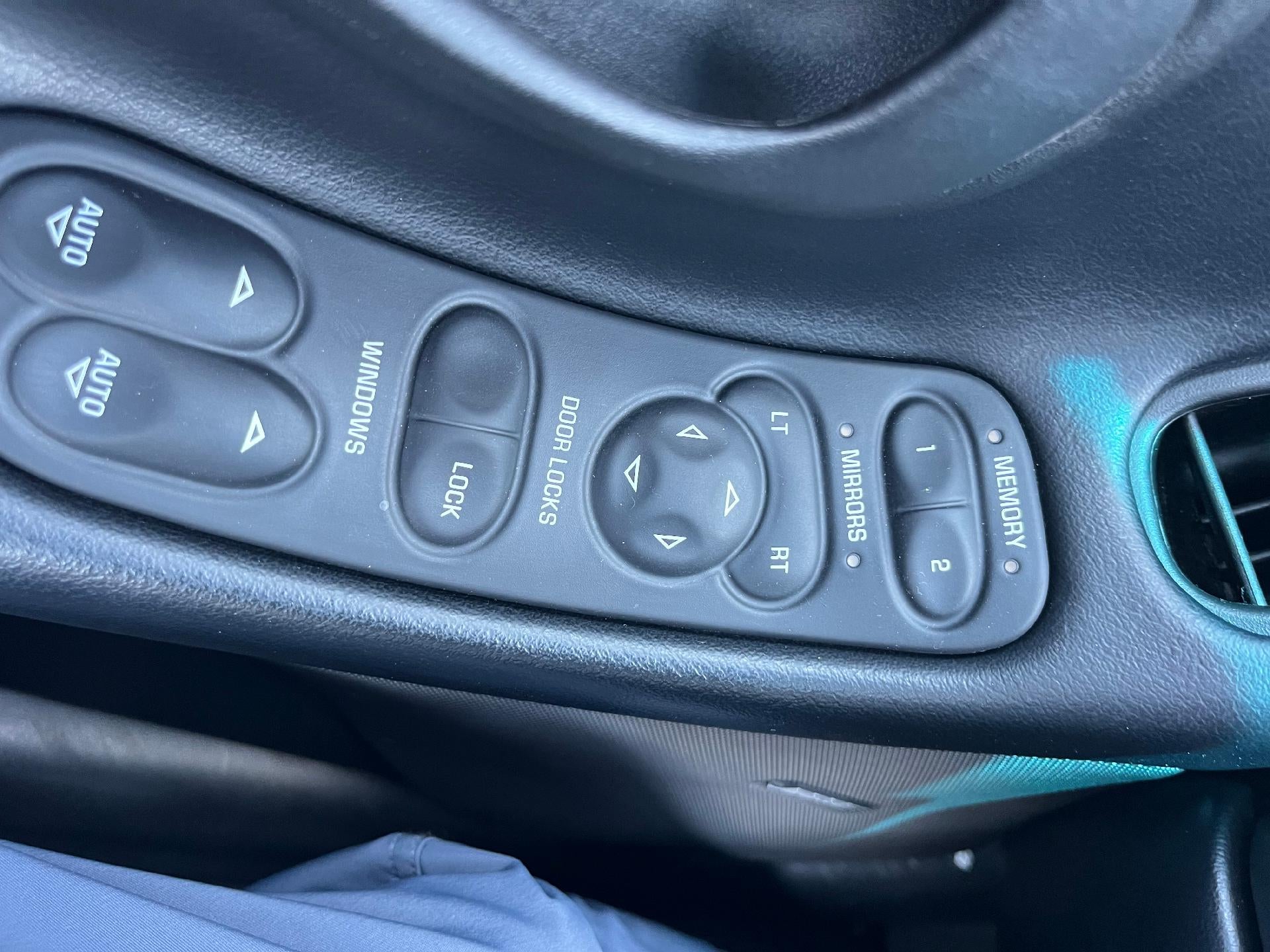 2000 Chevrolet Corvette Base