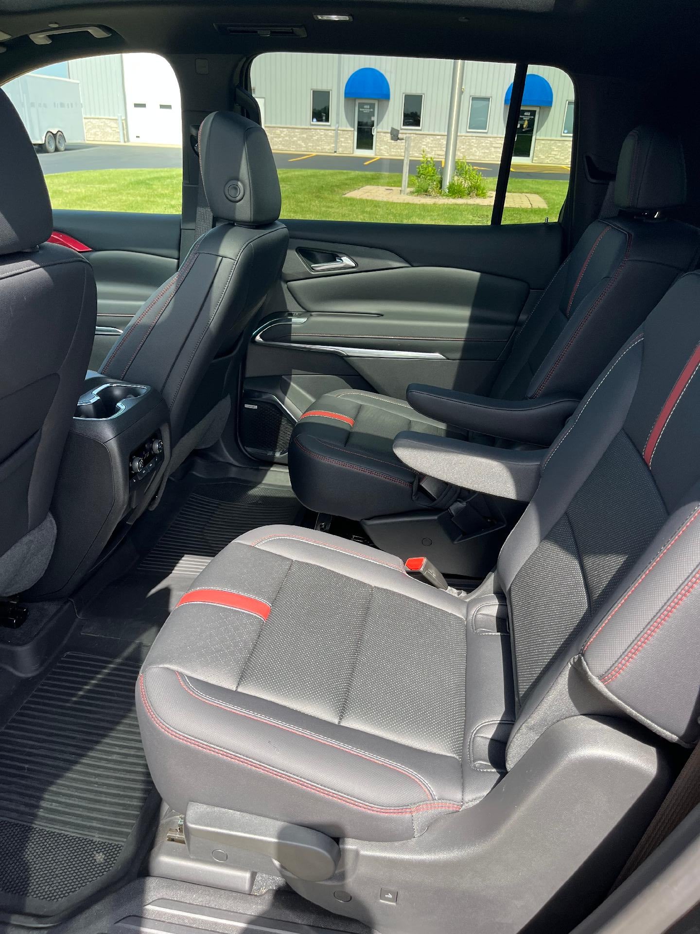 2025 Chevrolet Traverse RS w/2RS
