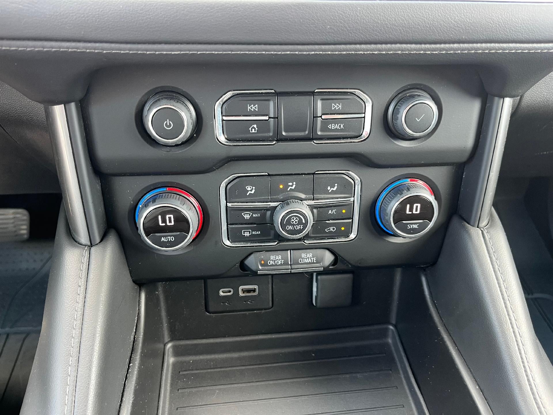 2021 Chevrolet Suburban LS