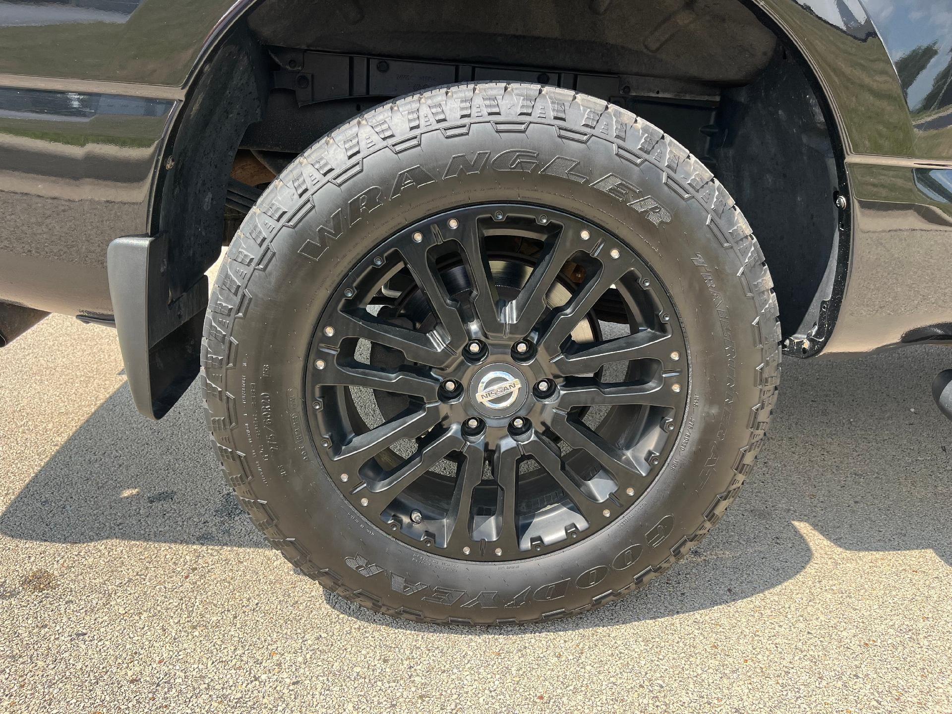 2019 Nissan TITAN SL