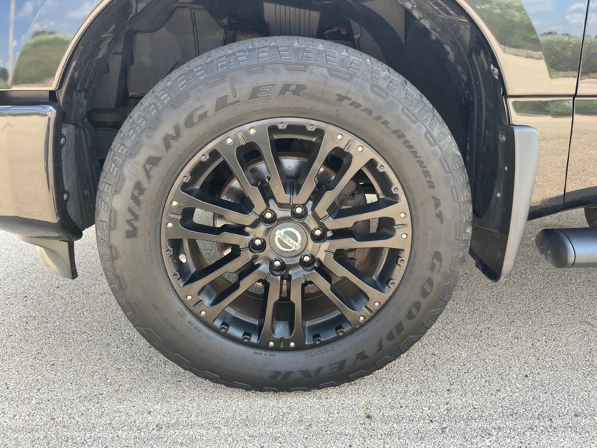 2019 Nissan TITAN SL