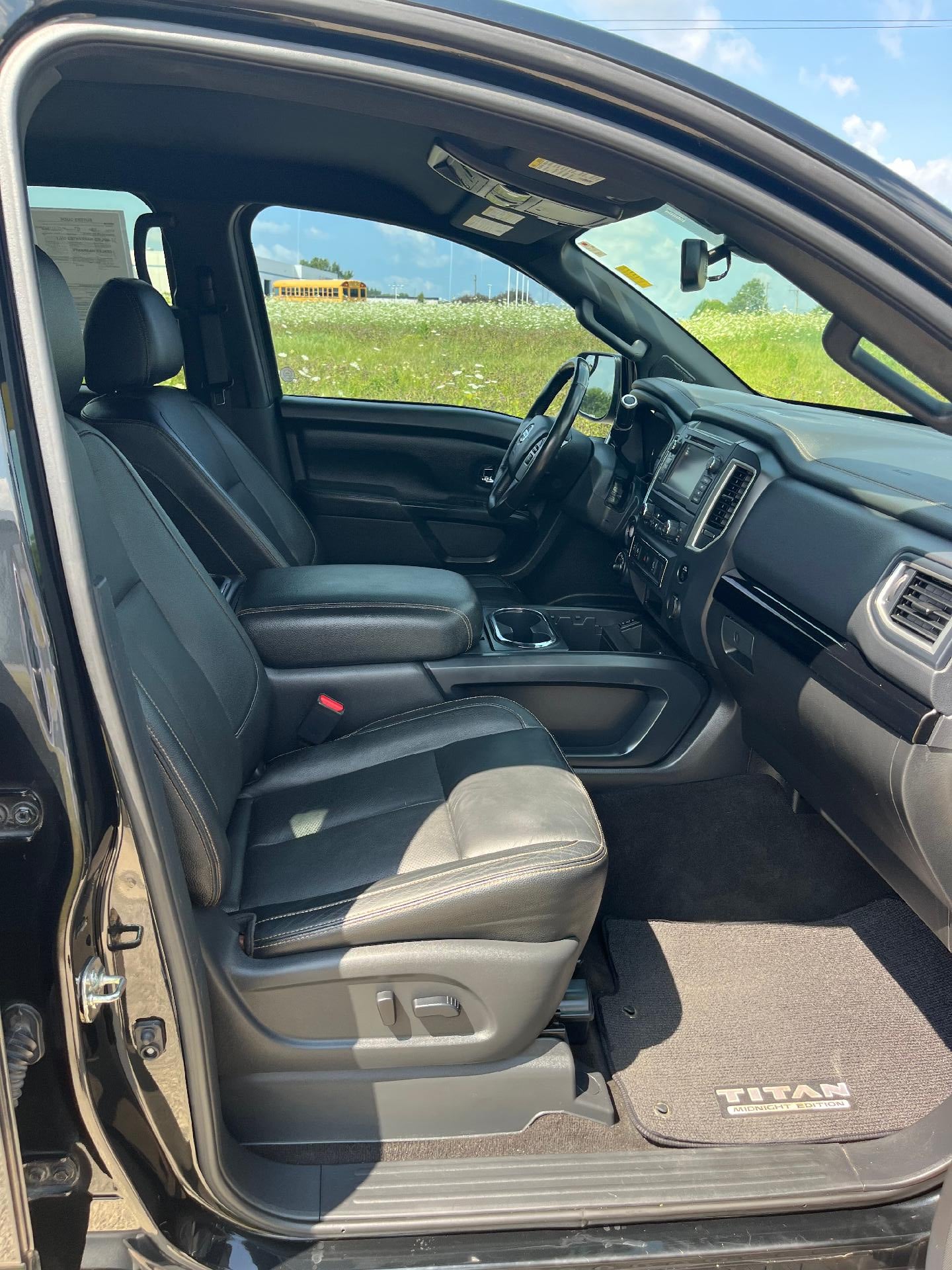 2019 Nissan TITAN SL