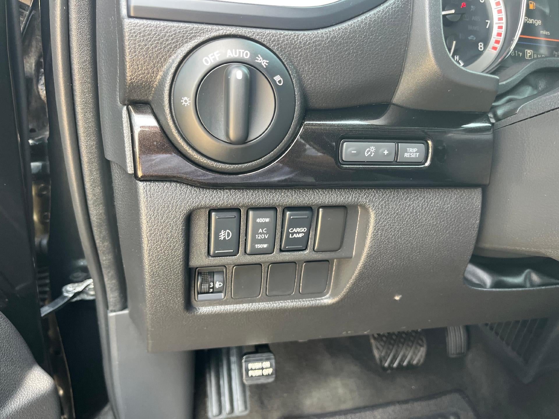 2019 Nissan TITAN SL