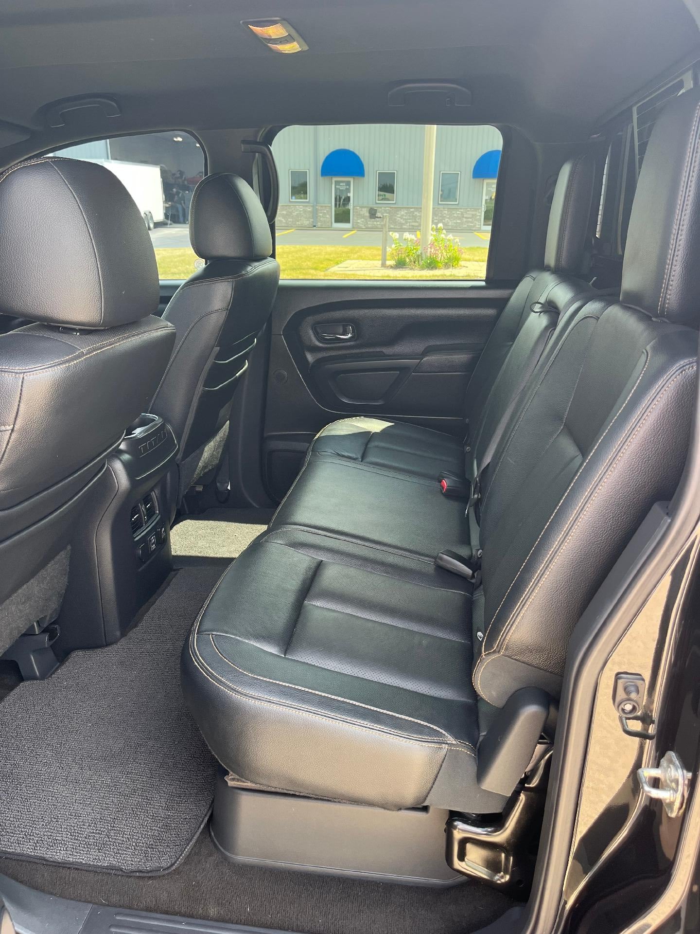 2019 Nissan TITAN SL