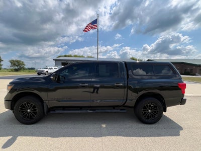 2019 Nissan TITAN SL