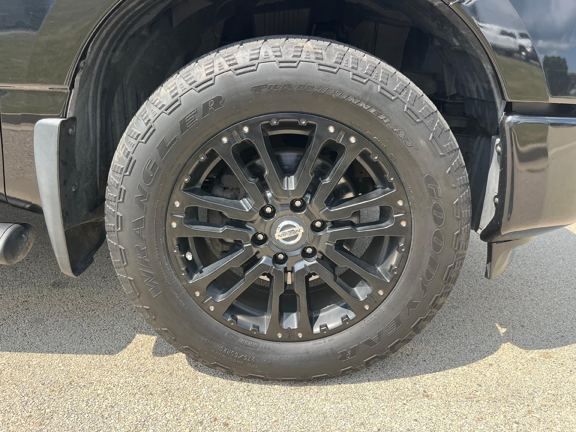 2019 Nissan TITAN SL