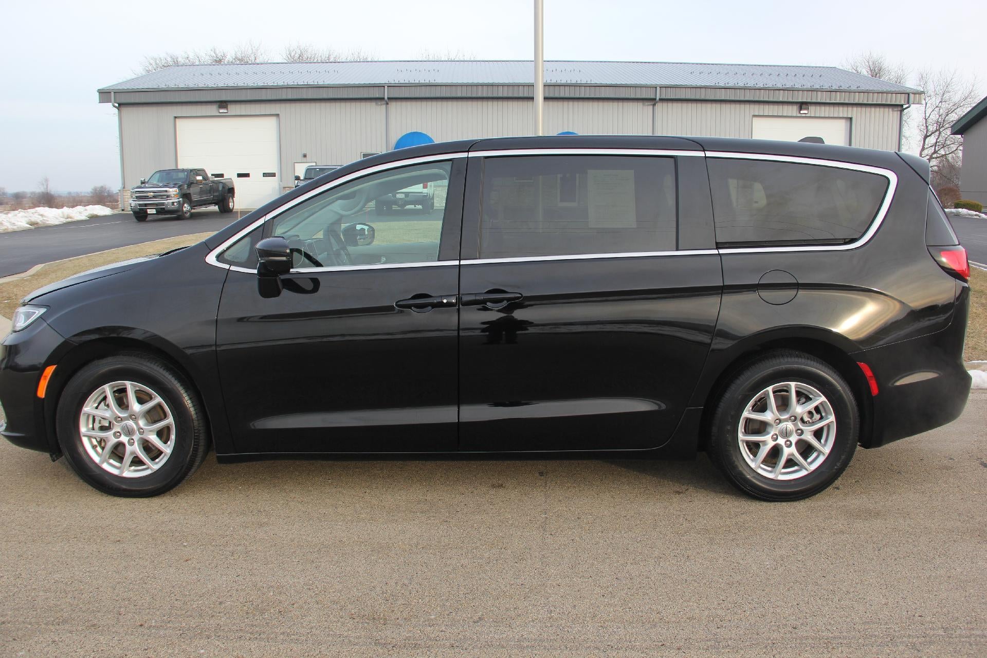 2024 Chrysler Pacifica Touring L
