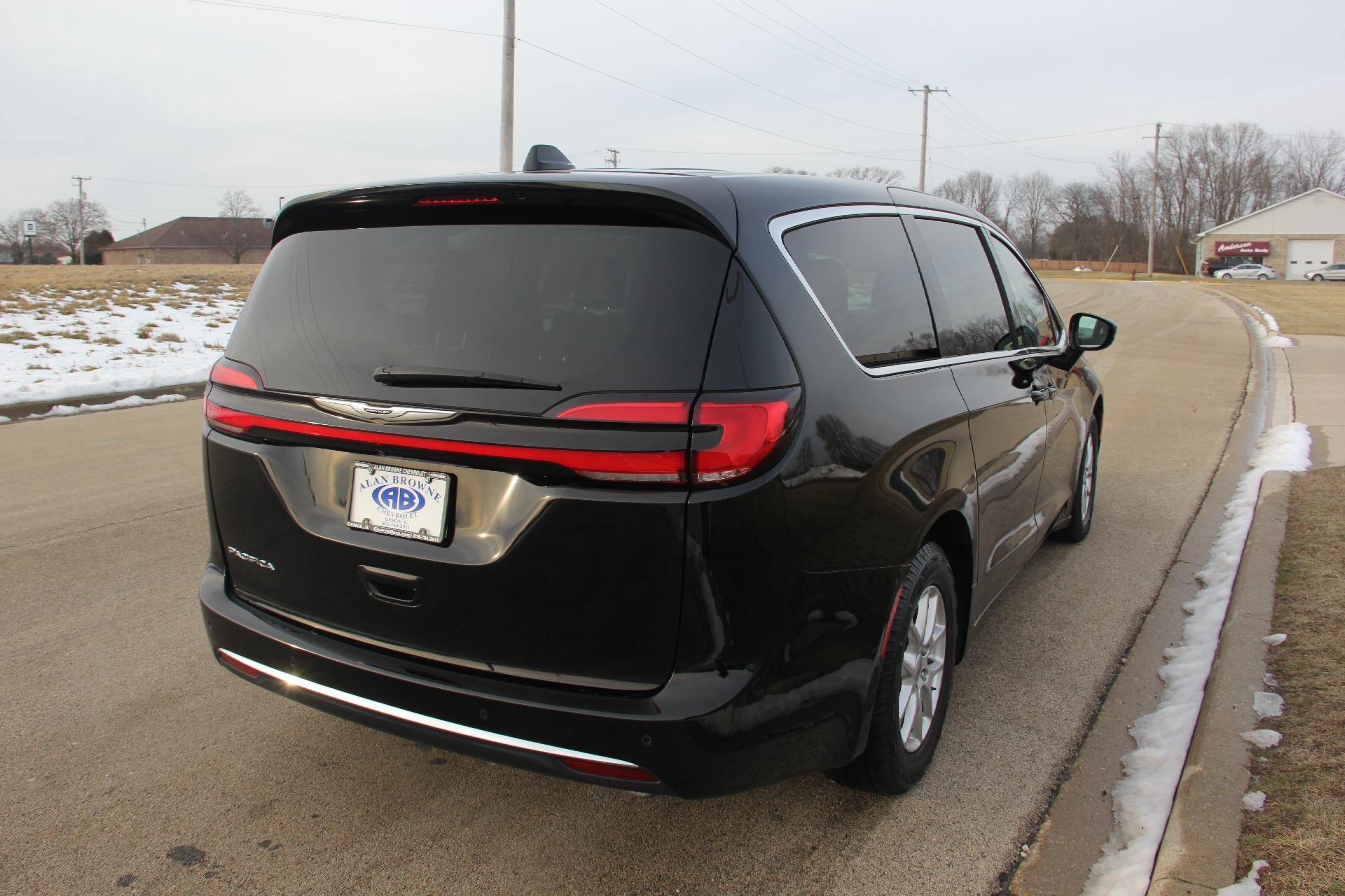 2024 Chrysler Pacifica Touring L