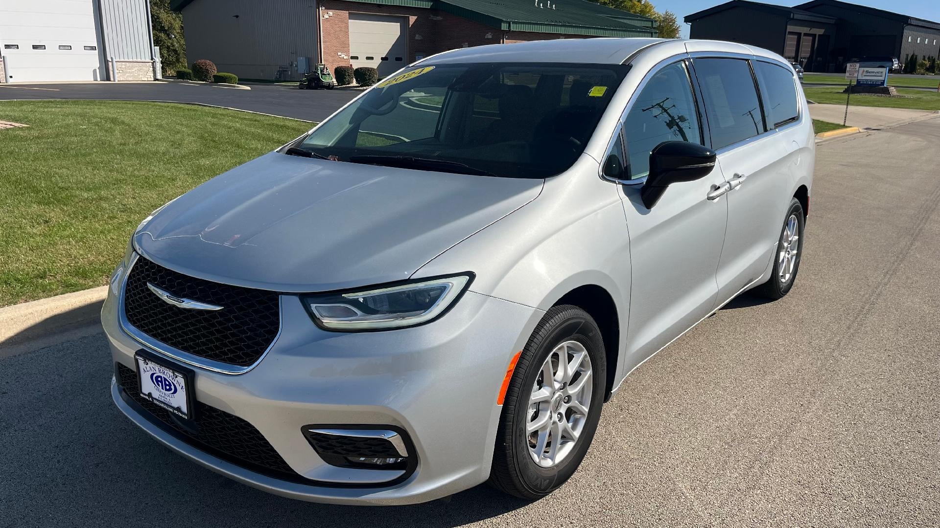 2024 Chrysler Pacifica Touring L