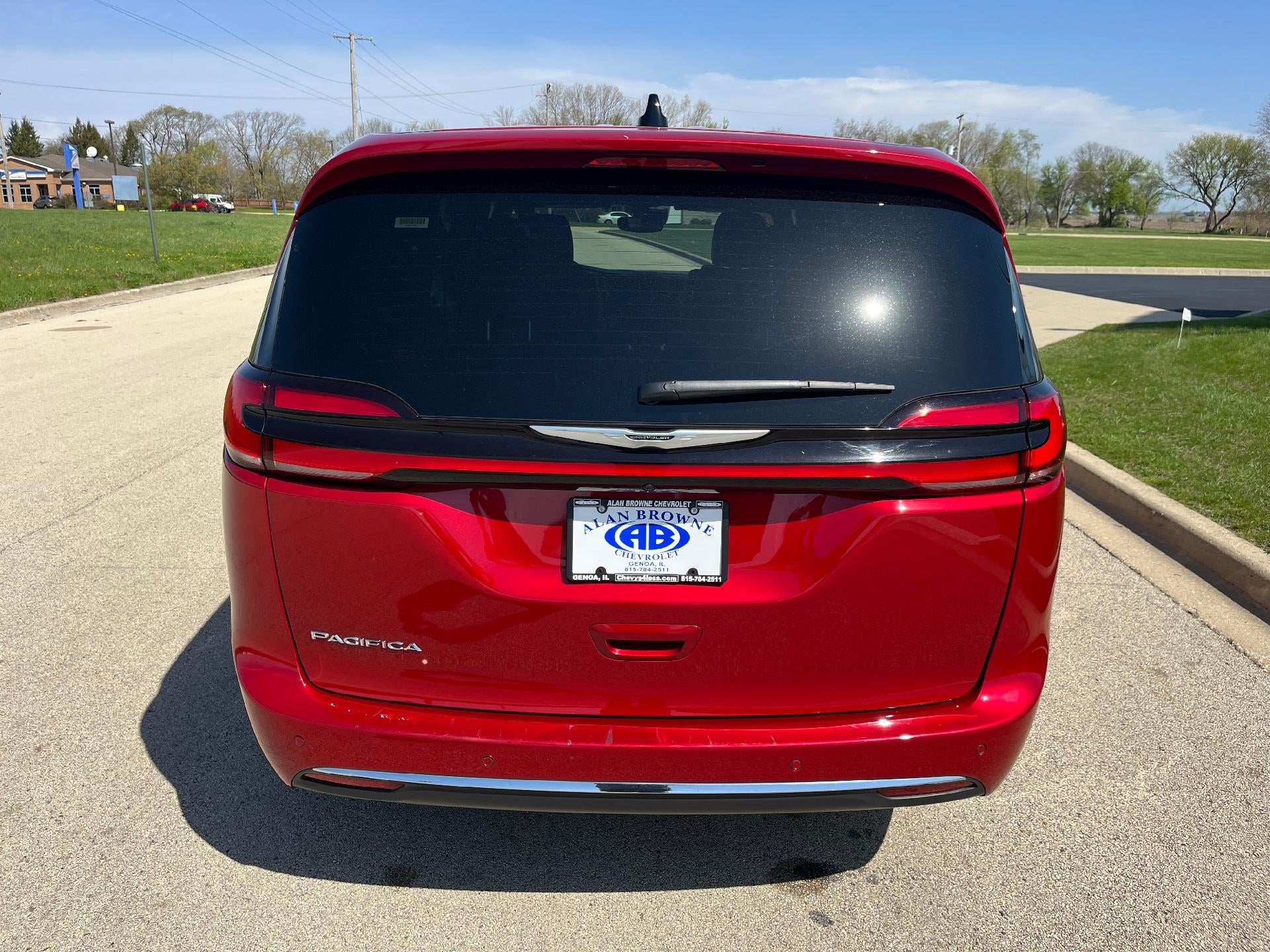2025 Chrysler Pacifica Select