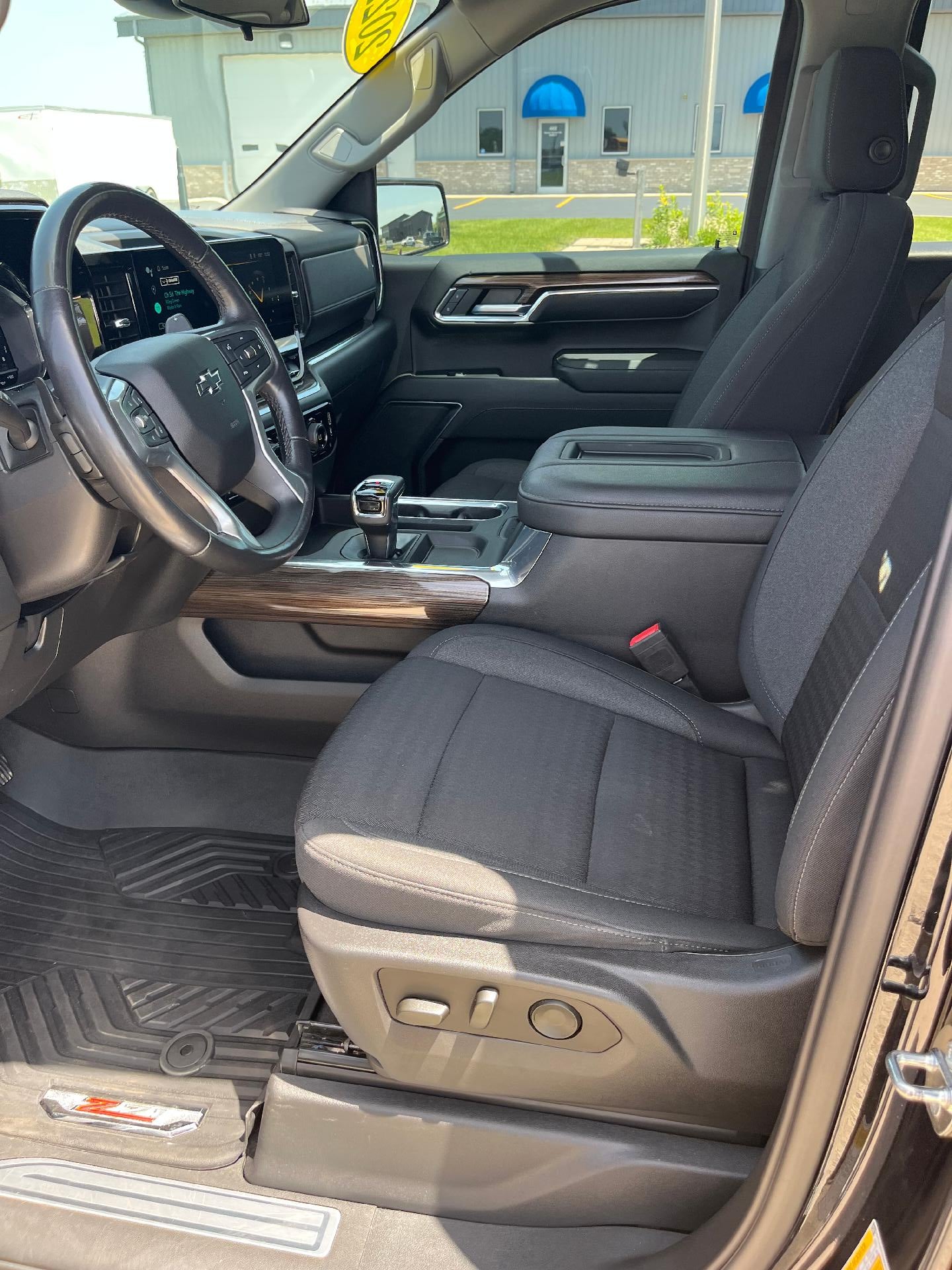 2022 Chevrolet Silverado 1500 Crew Cab Short Box 4-Wheel Drive LT Trail Boss