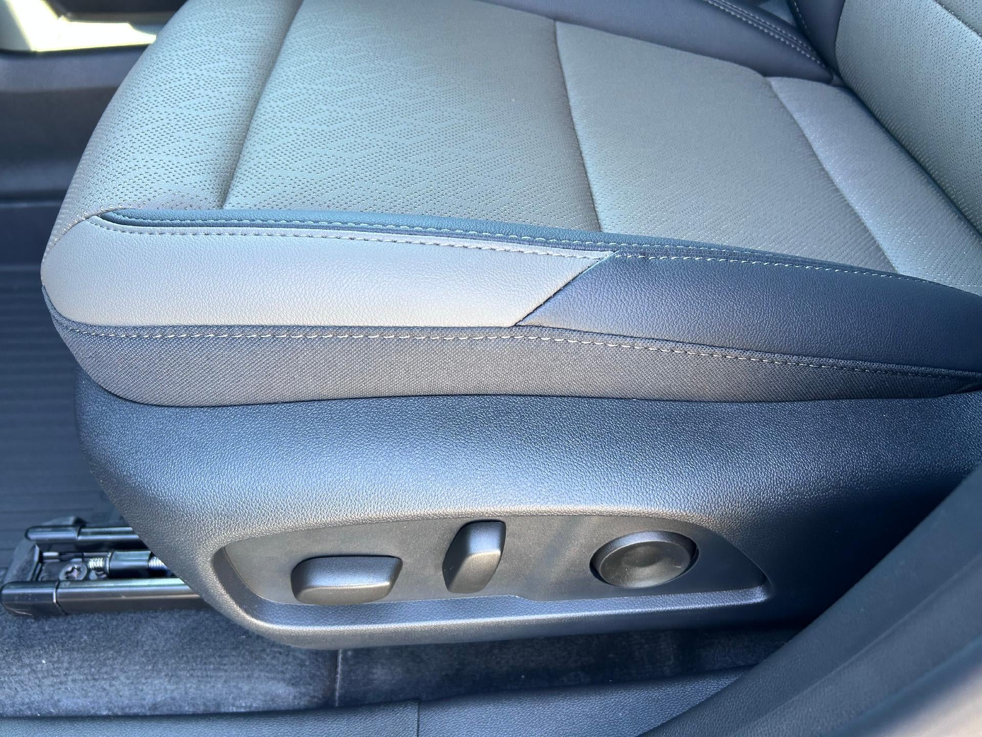 2027 Chevrolet Equinox LT - Photo 13