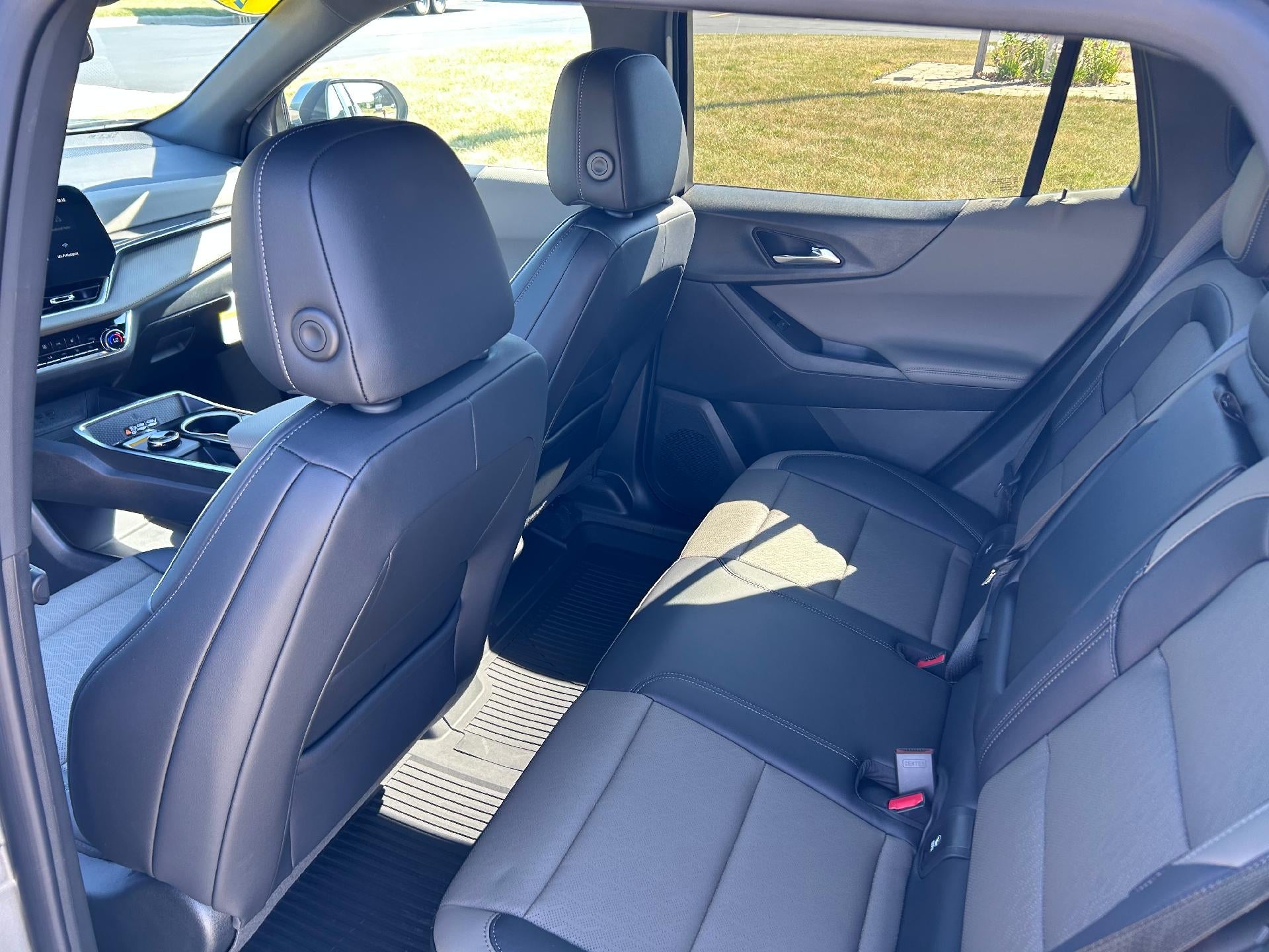 2027 Chevrolet Equinox LT - Photo 17