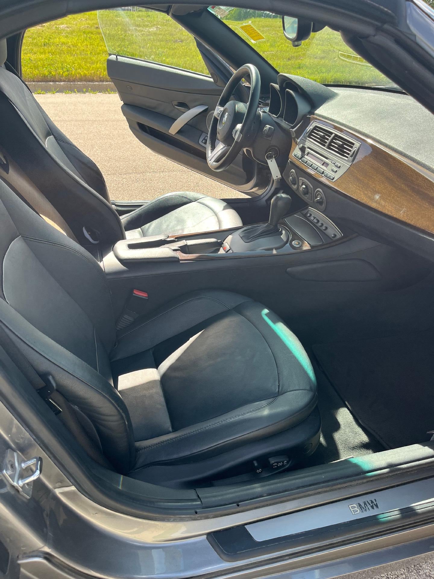 2004 BMW Z4 2.5i