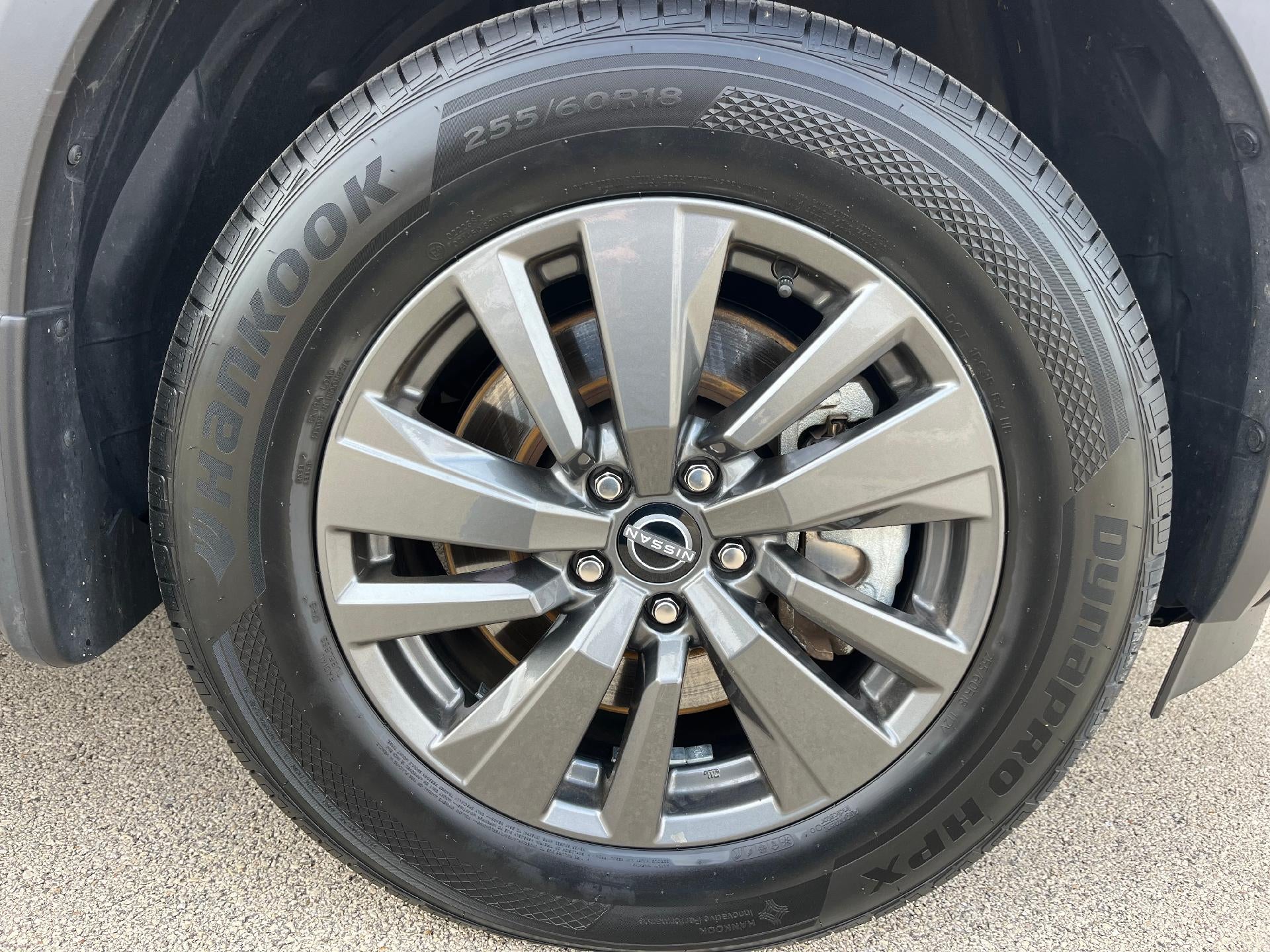 2022 Nissan Pathfinder SV