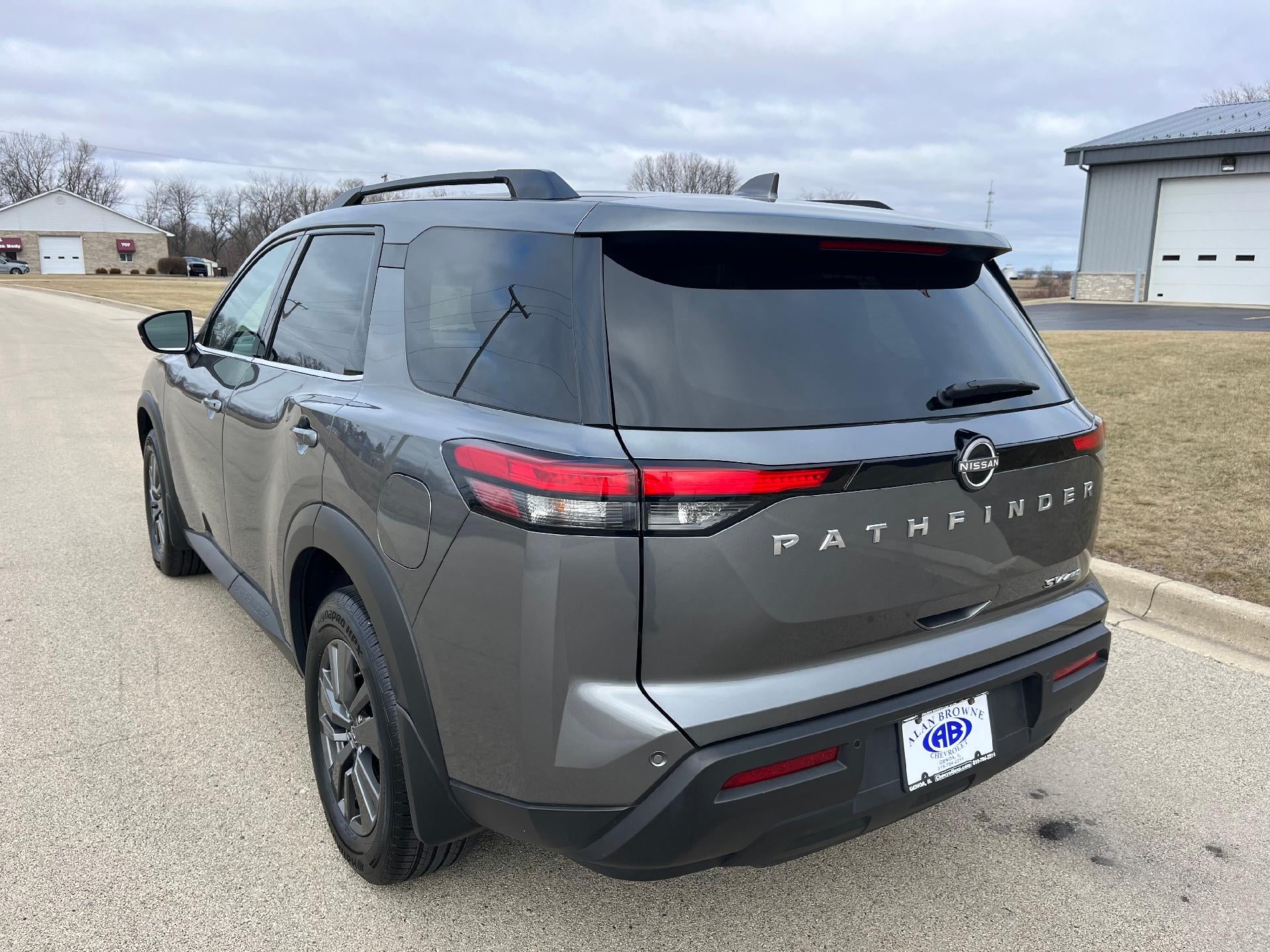 2022 Nissan Pathfinder SV