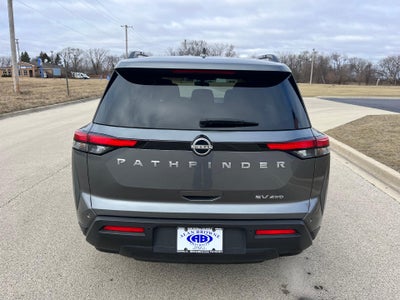 2022 Nissan Pathfinder SV